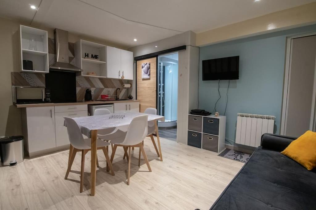 Studio Place De La Barre Le Cosy Apartment มากง ภายนอก รูปภาพ